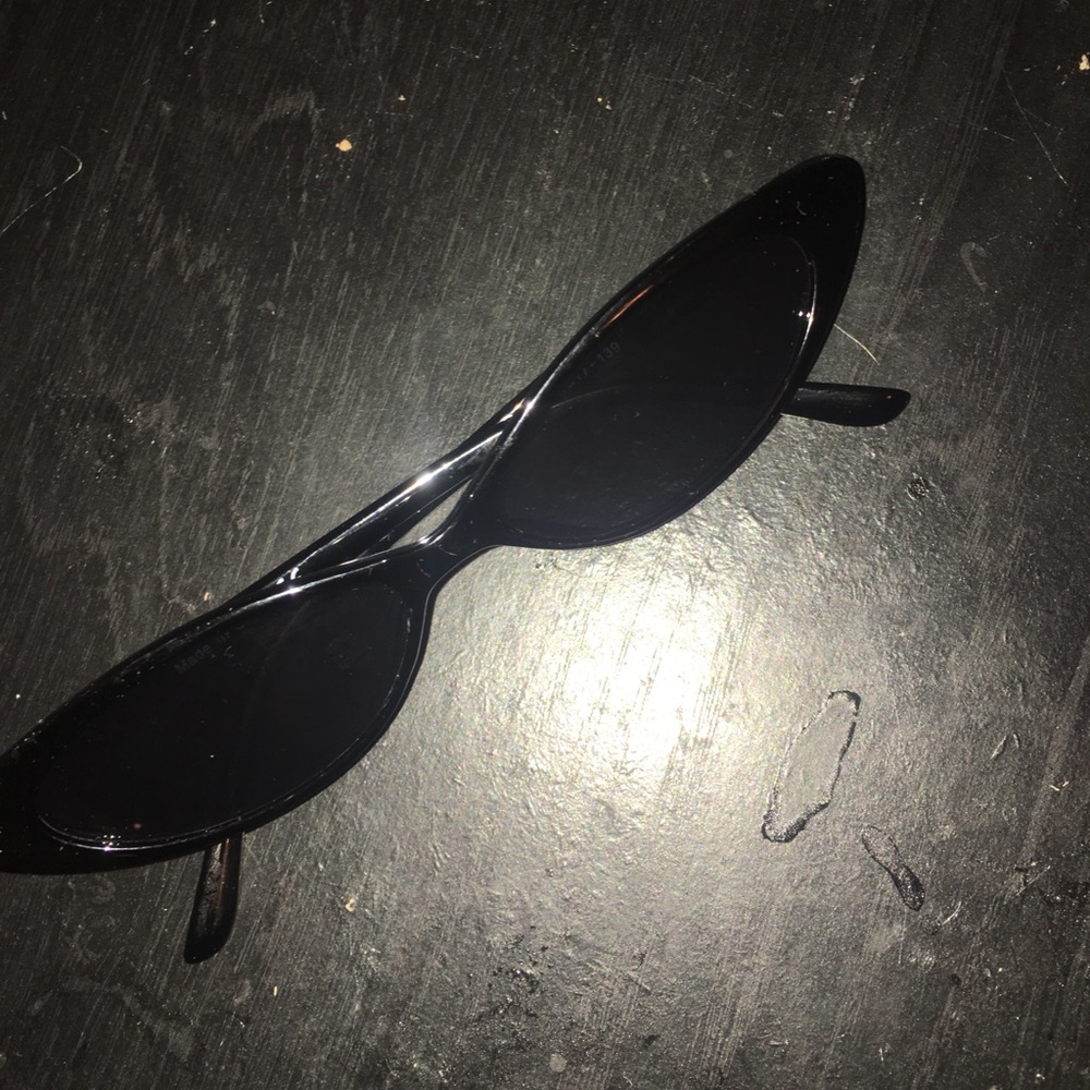 cute cat eye sun glasses .